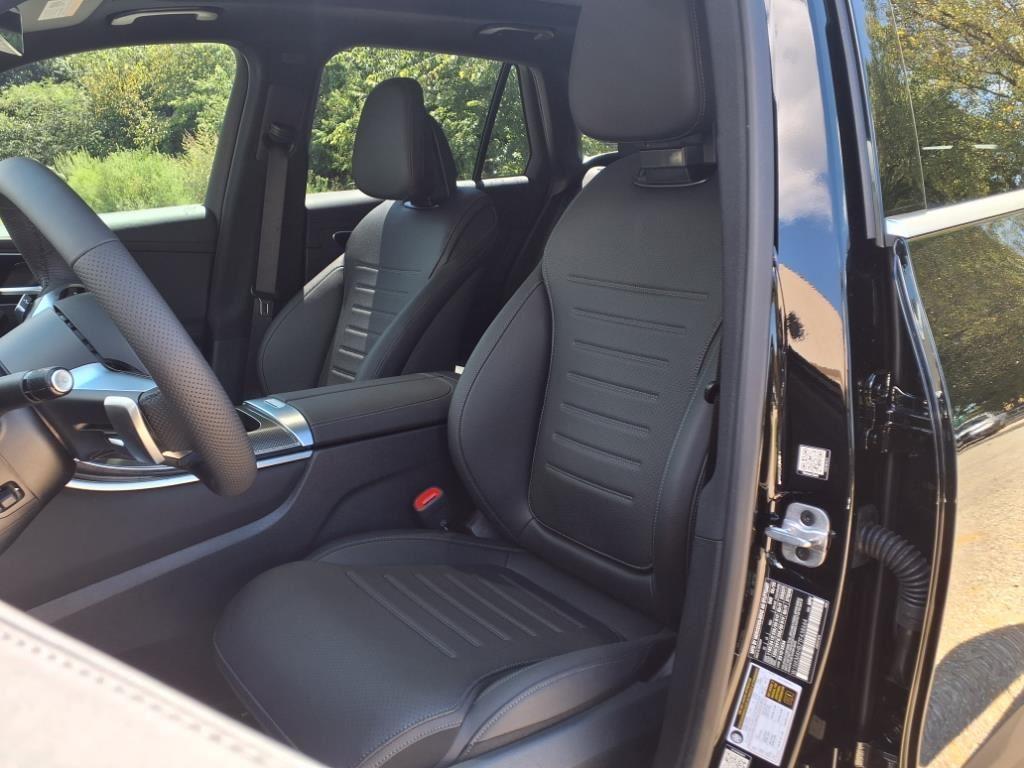 new 2026 Mercedes-Benz GLC 300 car, priced at $58,450