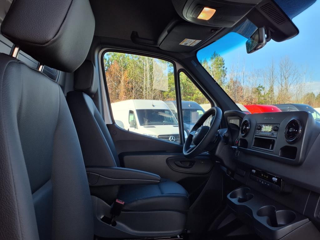 new 2025 Mercedes-Benz Sprinter 2500 car, priced at $67,618