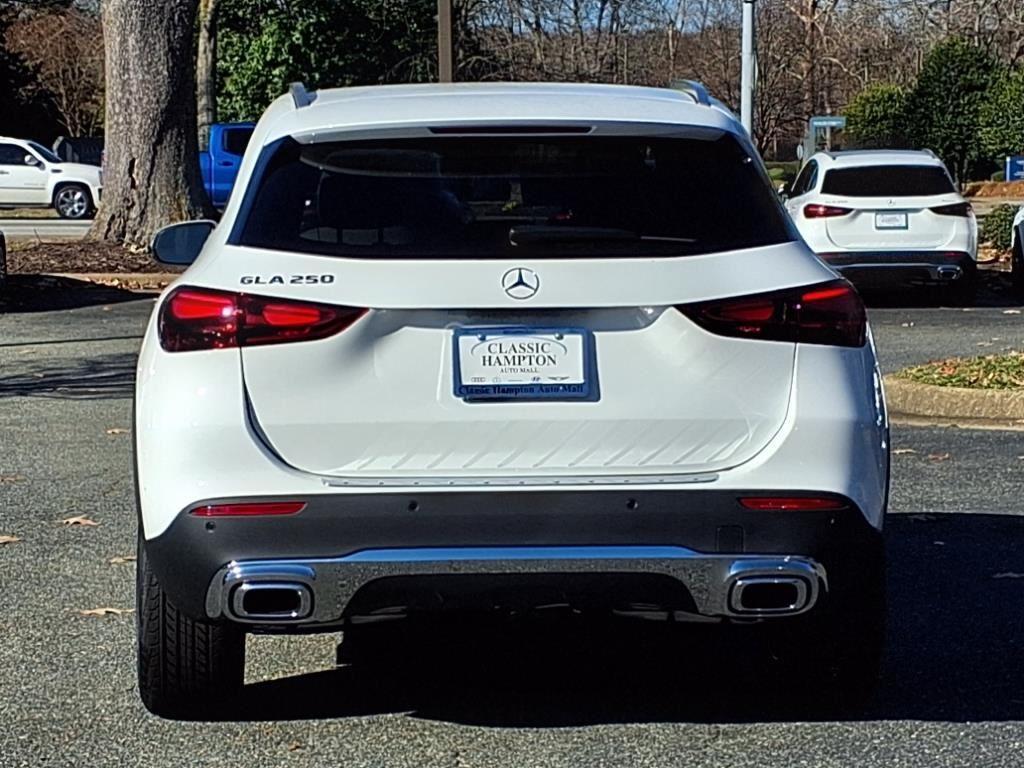 new 2025 Mercedes-Benz GLA 250 car, priced at $44,345
