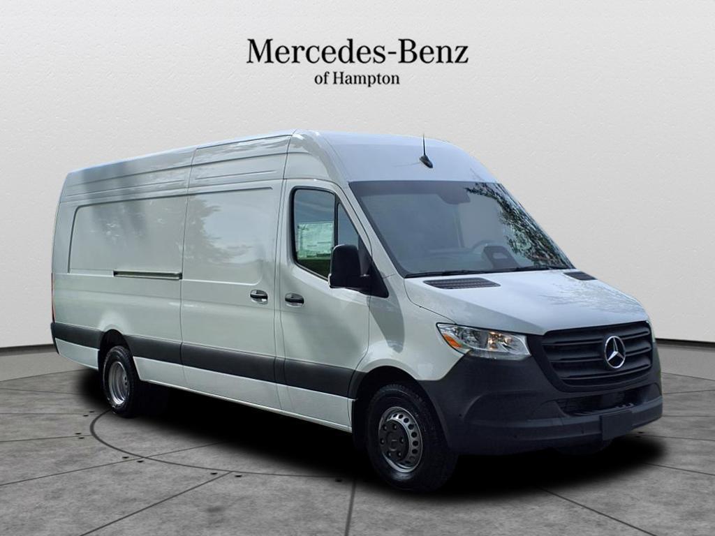 new 2025 Mercedes-Benz Sprinter 3500 car, priced at $75,661