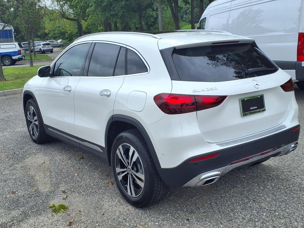 new 2026 Mercedes-Benz GLA 250 car, priced at $47,515