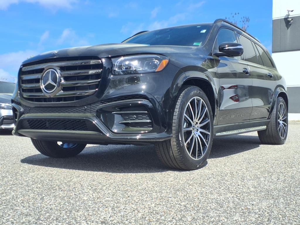 new 2025 Mercedes-Benz GLS 580 car, priced at $117,365