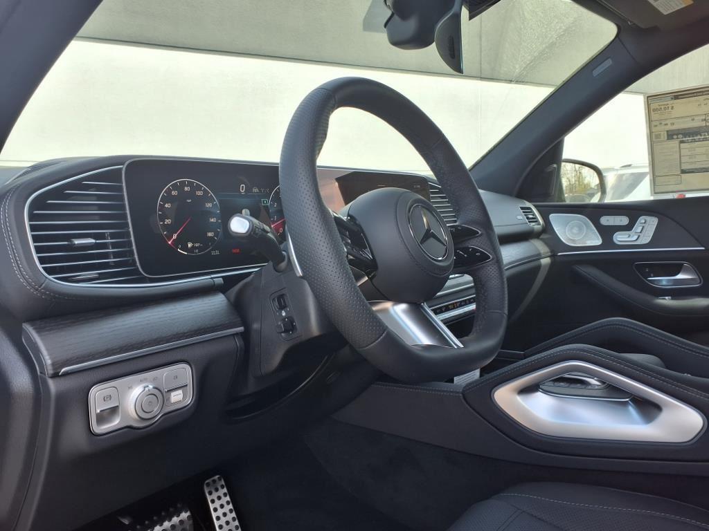 new 2025 Mercedes-Benz GLS 580 car, priced at $117,365