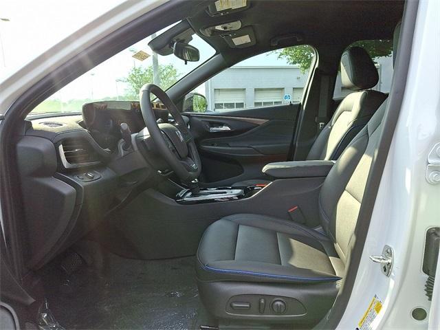 new 2025 Buick Envista car, priced at $27,865