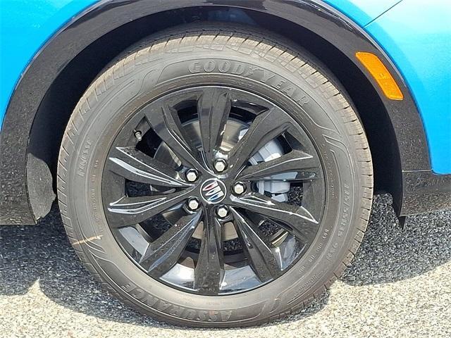 new 2025 Buick Envista car, priced at $28,877