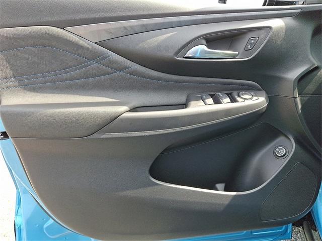 new 2025 Buick Envista car, priced at $28,877