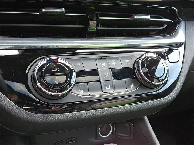 new 2025 Buick Envista car, priced at $28,877