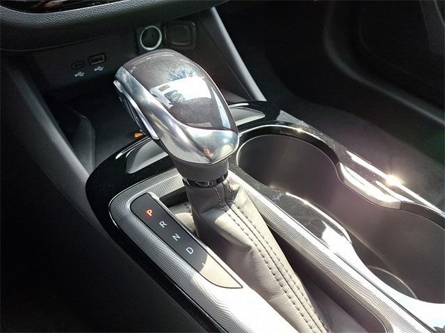 new 2025 Buick Envista car, priced at $28,877