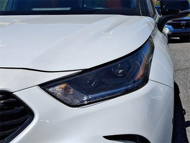 used 2023 Toyota Highlander car, priced at $40,300