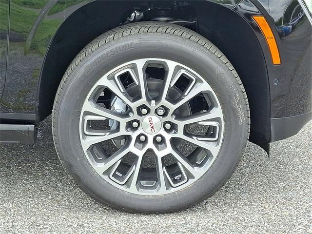 new 2025 GMC Yukon XL car, priced at $98,374