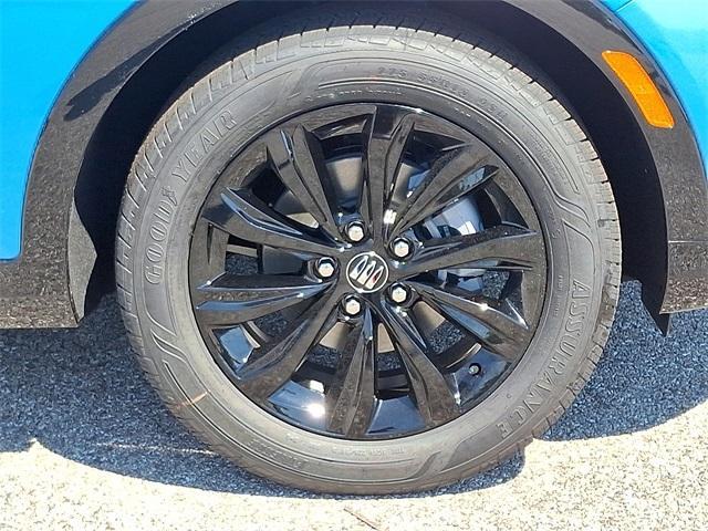 new 2025 Buick Envista car, priced at $28,877