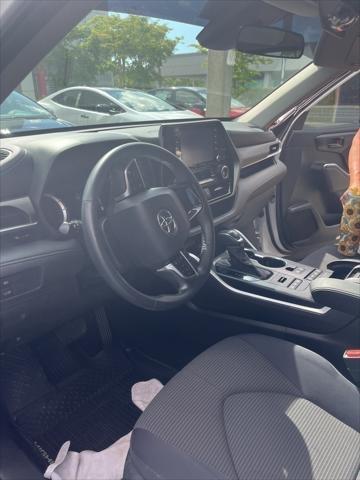 used 2020 Toyota Highlander car, priced at $28,200