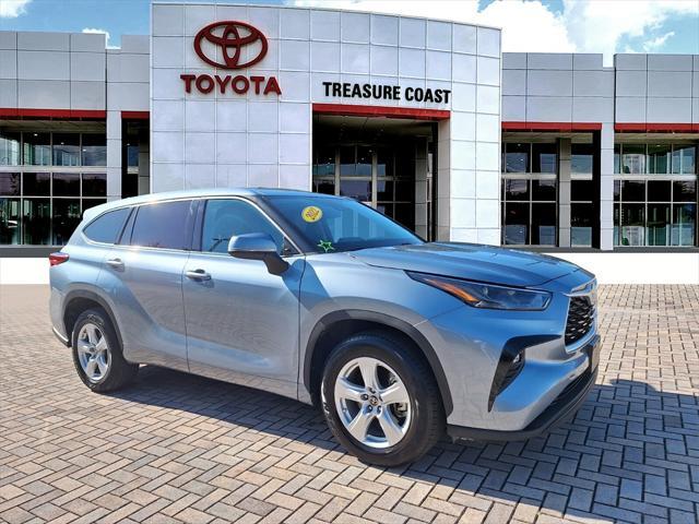 used 2022 Toyota Highlander car, priced at $31,900