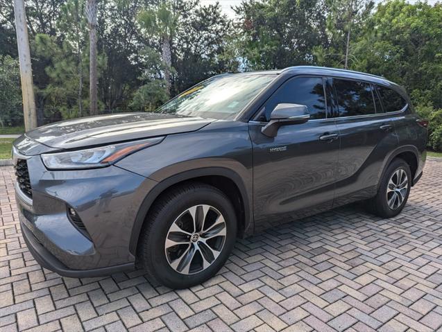 used 2020 Toyota Highlander Hybrid car, priced at $28,891