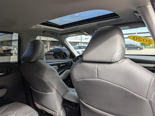 used 2020 Toyota Highlander Hybrid car, priced at $28,891