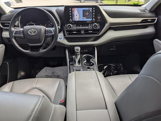 used 2020 Toyota Highlander Hybrid car, priced at $28,891