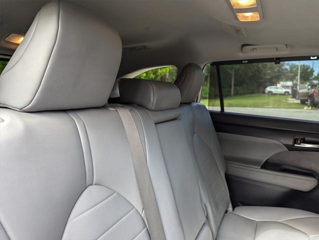 used 2020 Toyota Highlander Hybrid car, priced at $28,891