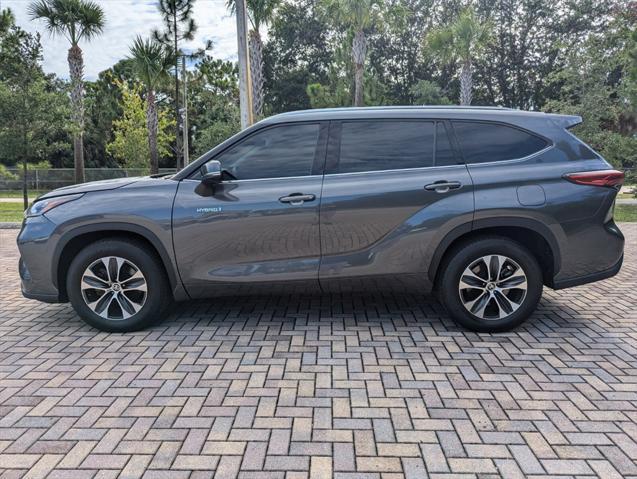 used 2020 Toyota Highlander Hybrid car, priced at $28,891