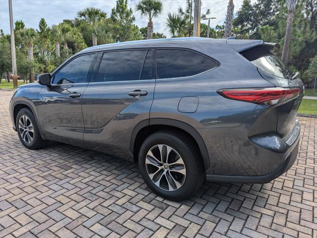 used 2020 Toyota Highlander Hybrid car, priced at $28,891