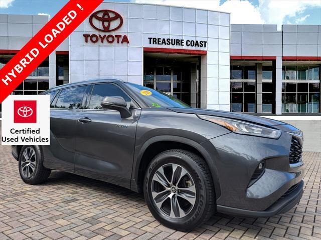 used 2020 Toyota Highlander Hybrid car, priced at $28,995