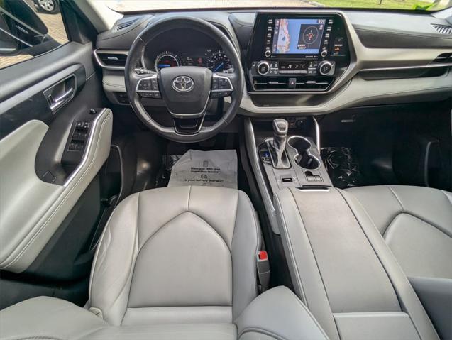 used 2020 Toyota Highlander Hybrid car, priced at $28,891