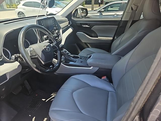 used 2020 Toyota Highlander Hybrid car, priced at $30,981