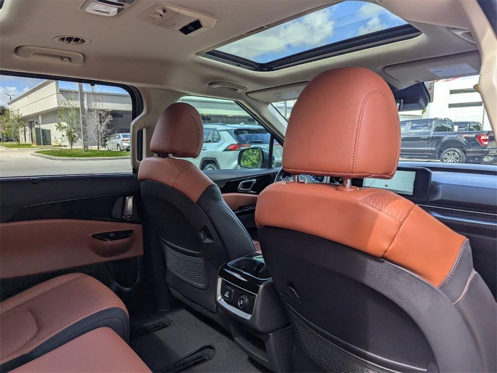 used 2024 Kia Carnival car, priced at $41,361