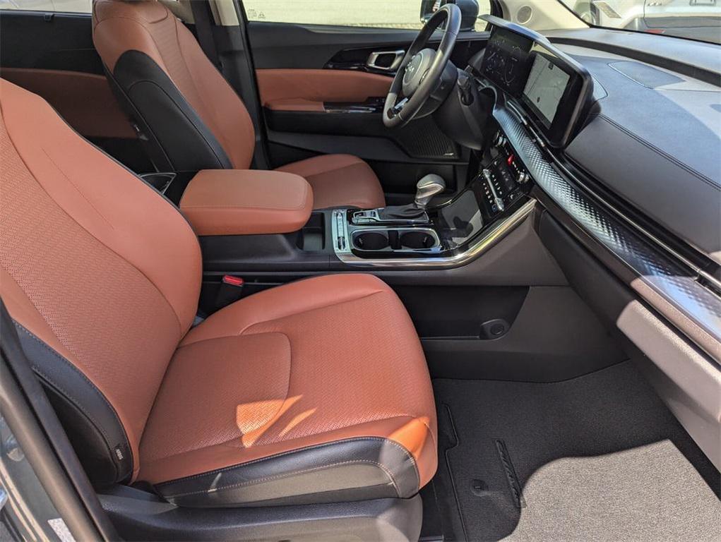 used 2024 Kia Carnival car, priced at $41,361