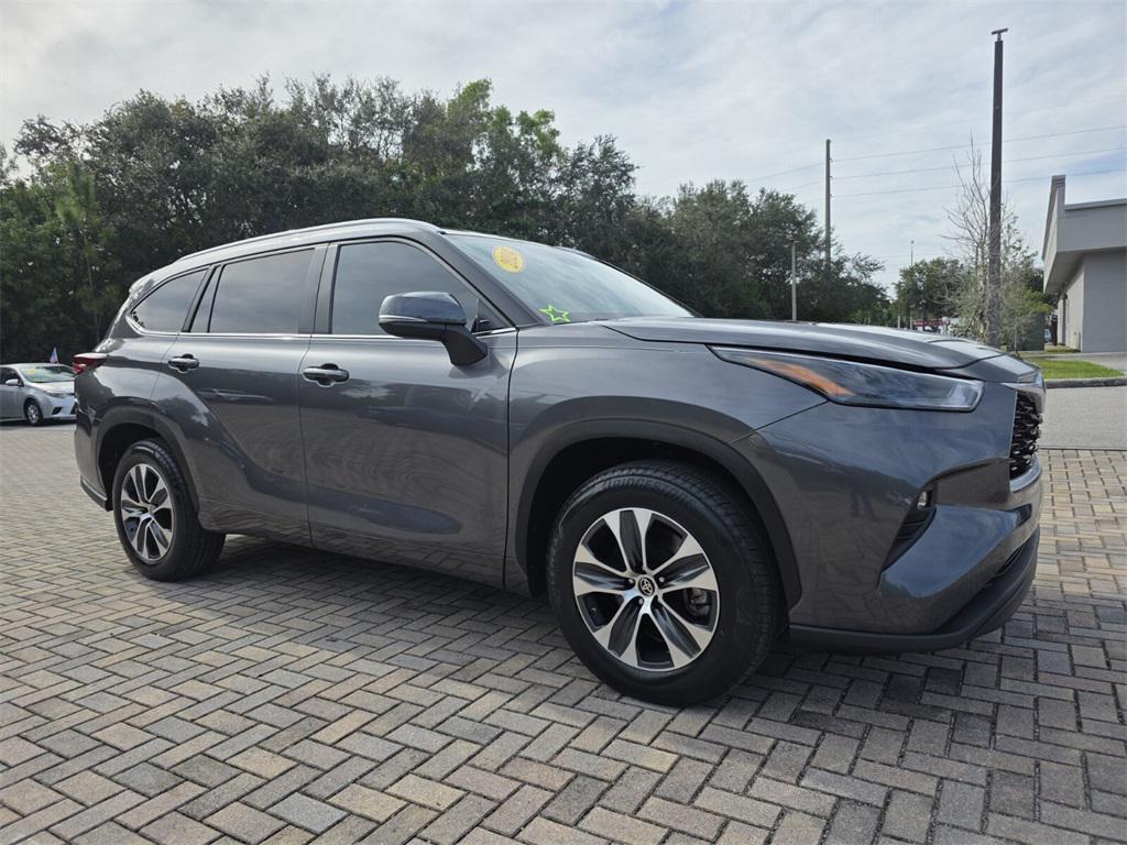 used 2024 Toyota Highlander car, priced at $38,492