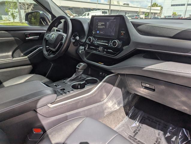 used 2024 Toyota Highlander car, priced at $48,891