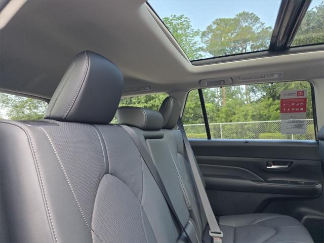 new 2025 Toyota Grand Highlander car, priced at $54,419