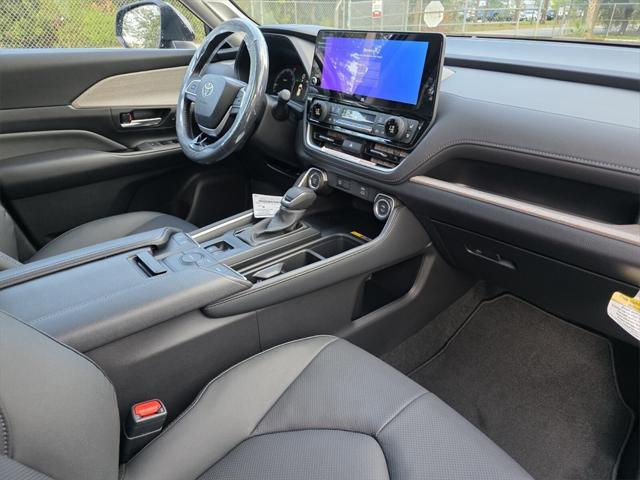 new 2025 Toyota Grand Highlander car, priced at $54,419