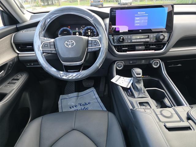 new 2025 Toyota Grand Highlander car, priced at $54,419