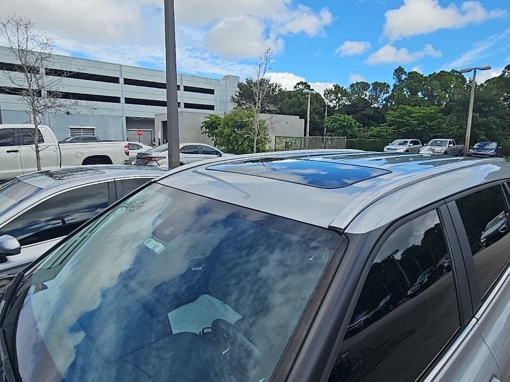 used 2023 Toyota Highlander car, priced at $36,901