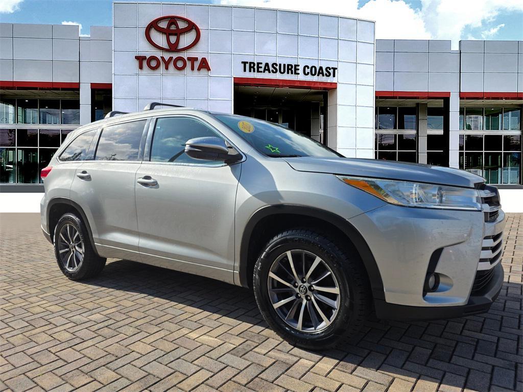 used 2017 Toyota Highlander car, priced at $17,592