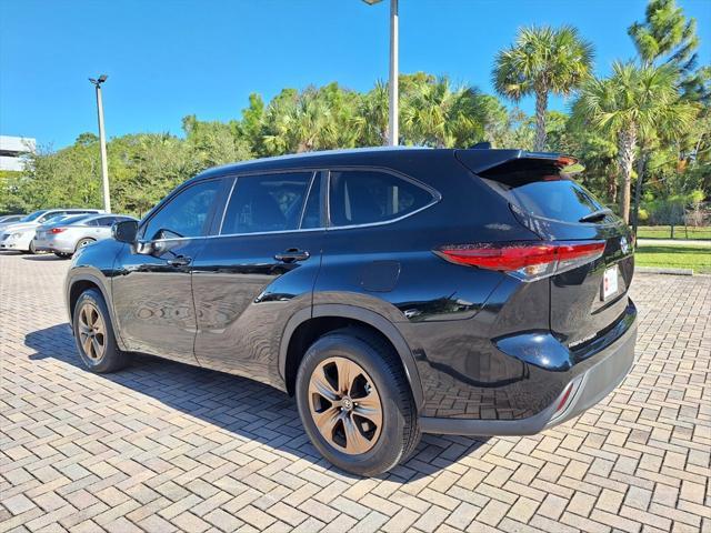 used 2023 Toyota Highlander Hybrid car, priced at $42,997