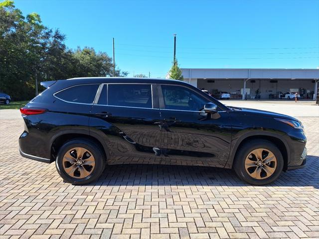 used 2023 Toyota Highlander Hybrid car, priced at $42,997