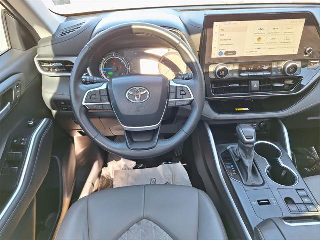 used 2023 Toyota Highlander Hybrid car, priced at $42,997