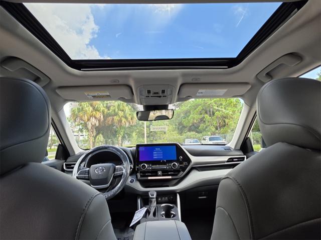 new 2025 Toyota Highlander car, priced at $47,680