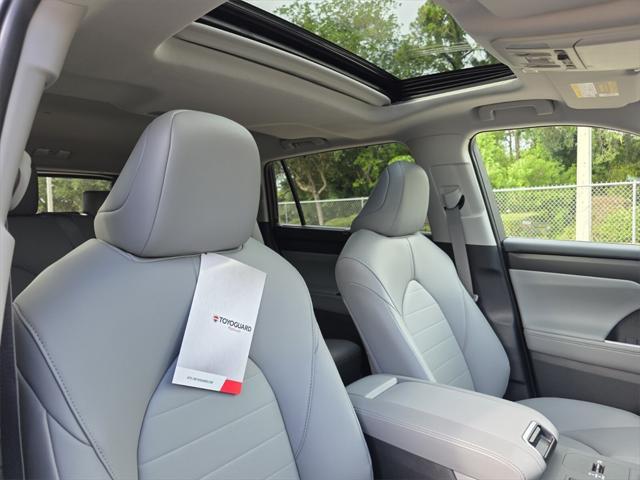 new 2025 Toyota Highlander car, priced at $47,680