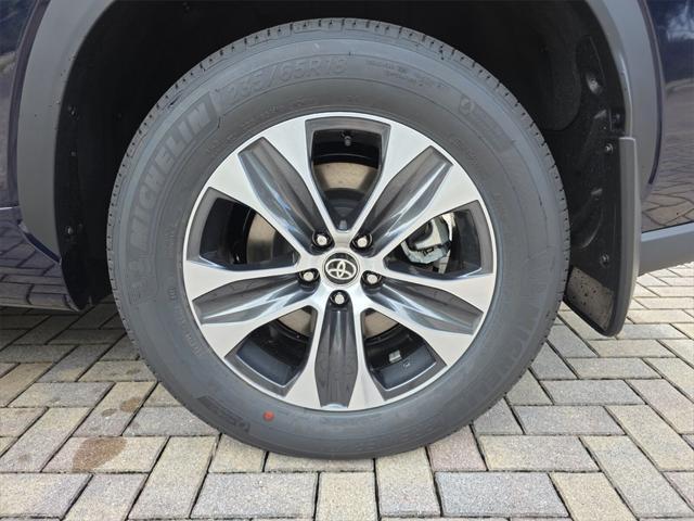 new 2025 Toyota Highlander car, priced at $47,680
