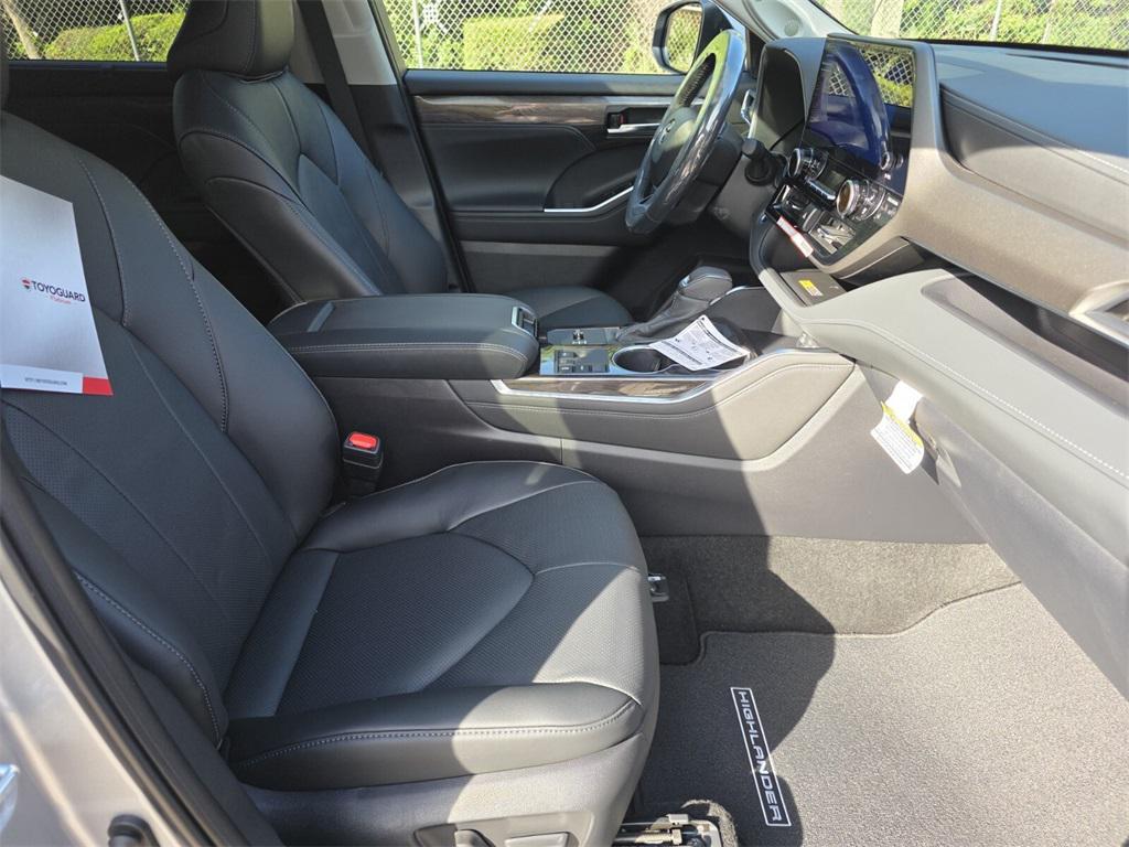 new 2025 Toyota Highlander car, priced at $51,810