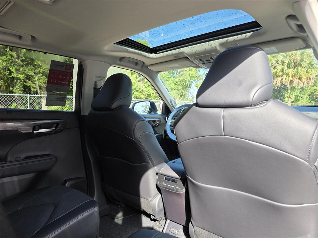new 2025 Toyota Highlander car, priced at $51,810