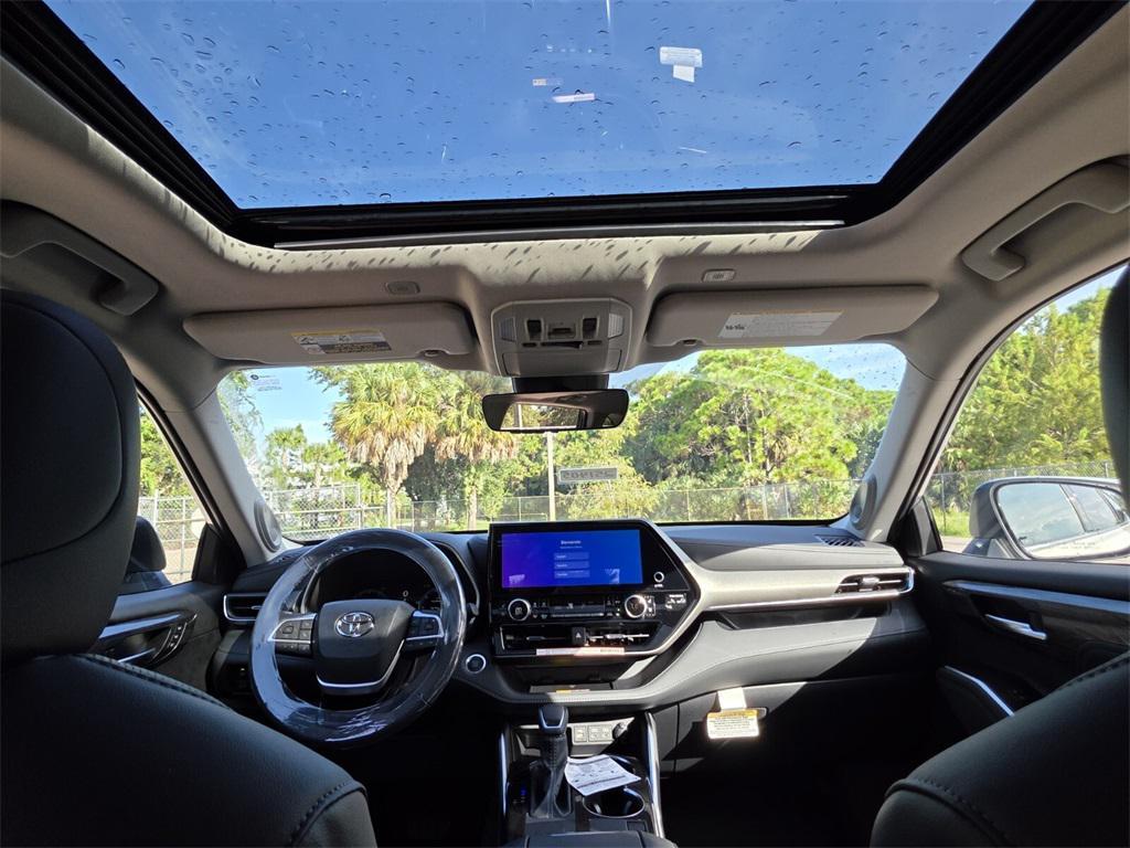 new 2025 Toyota Highlander car, priced at $51,810