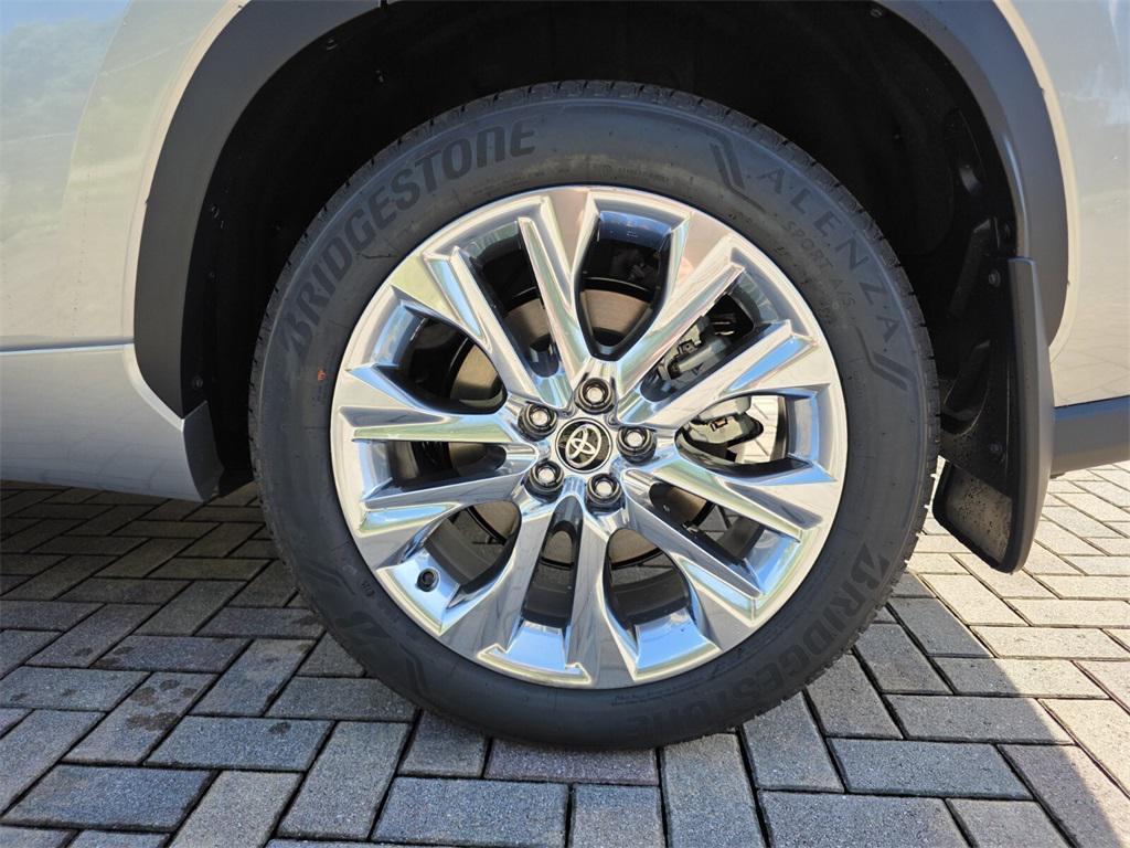 new 2025 Toyota Highlander car, priced at $51,810