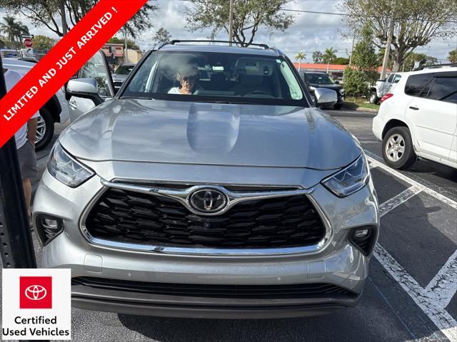 used 2022 Toyota Highlander car, priced at $39,000