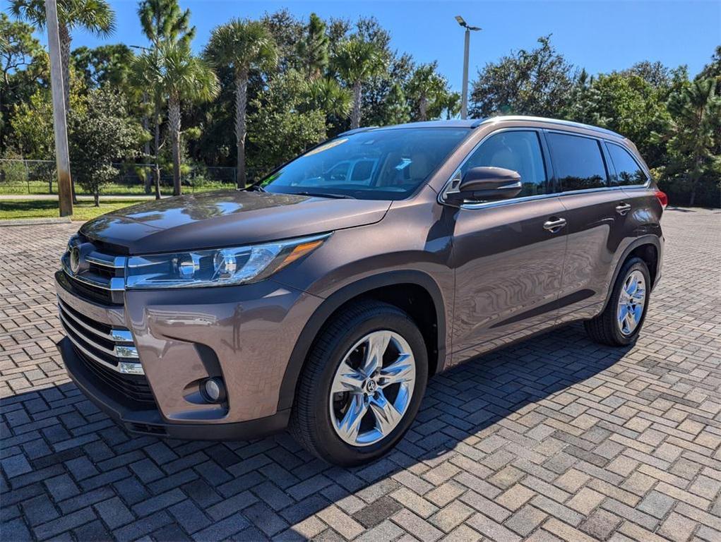 used 2018 Toyota Highlander car, priced at $26,402