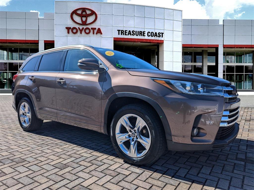 used 2018 Toyota Highlander car, priced at $26,402