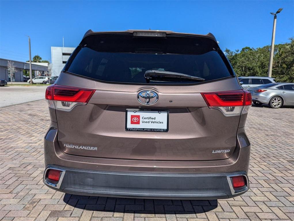 used 2018 Toyota Highlander car, priced at $26,402