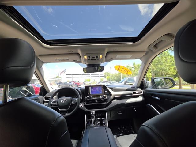 used 2024 Toyota Highlander car, priced at $41,981